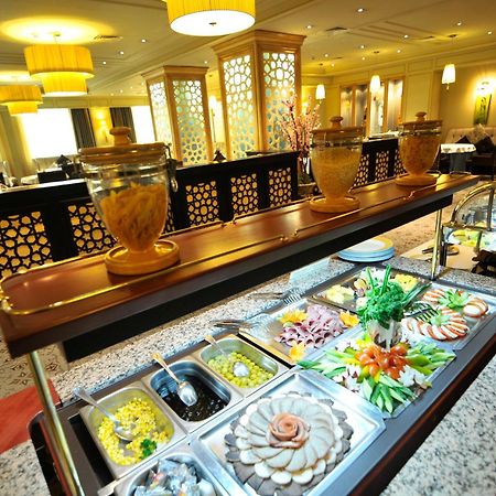 Grand Tien Shan Hotel Alma-Ata Restaurang bild
