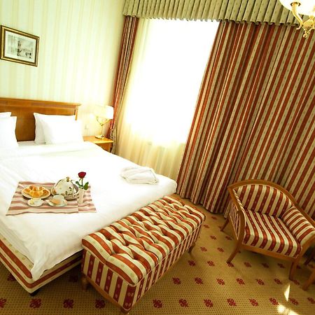 Grand Tien Shan Hotel Alma-Ata Rum bild
