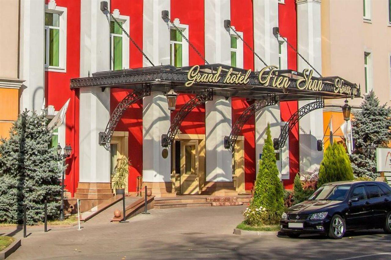 Grand Tien Shan Hotel Alma-Ata Exteriör bild