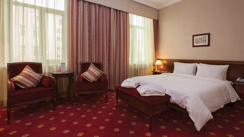 Grand Tien Shan Hotel Alma-Ata Exteriör bild