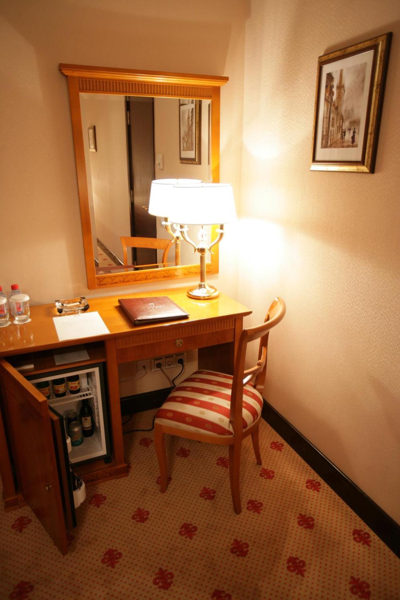 Grand Tien Shan Hotel Alma-Ata Rum bild