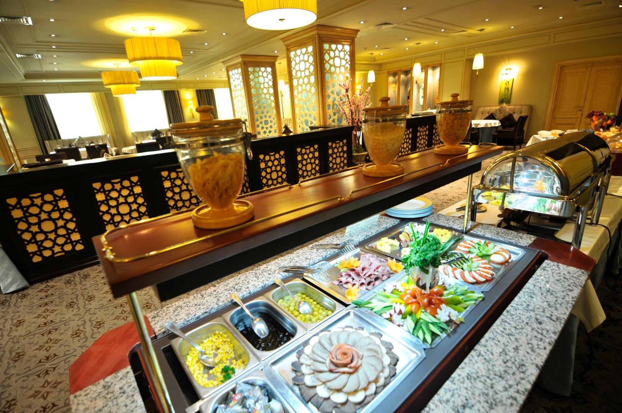 Grand Tien Shan Hotel Alma-Ata Restaurang bild