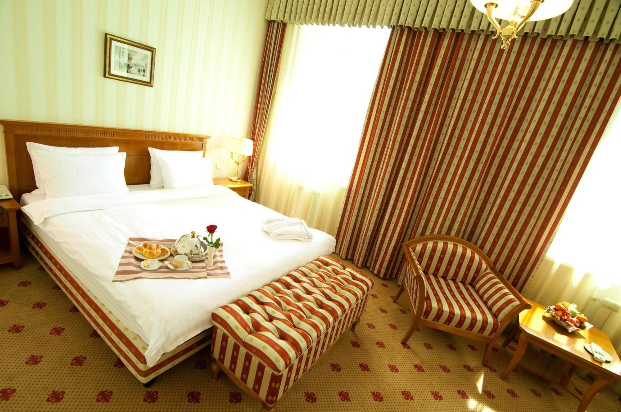 Grand Tien Shan Hotel Alma-Ata Rum bild