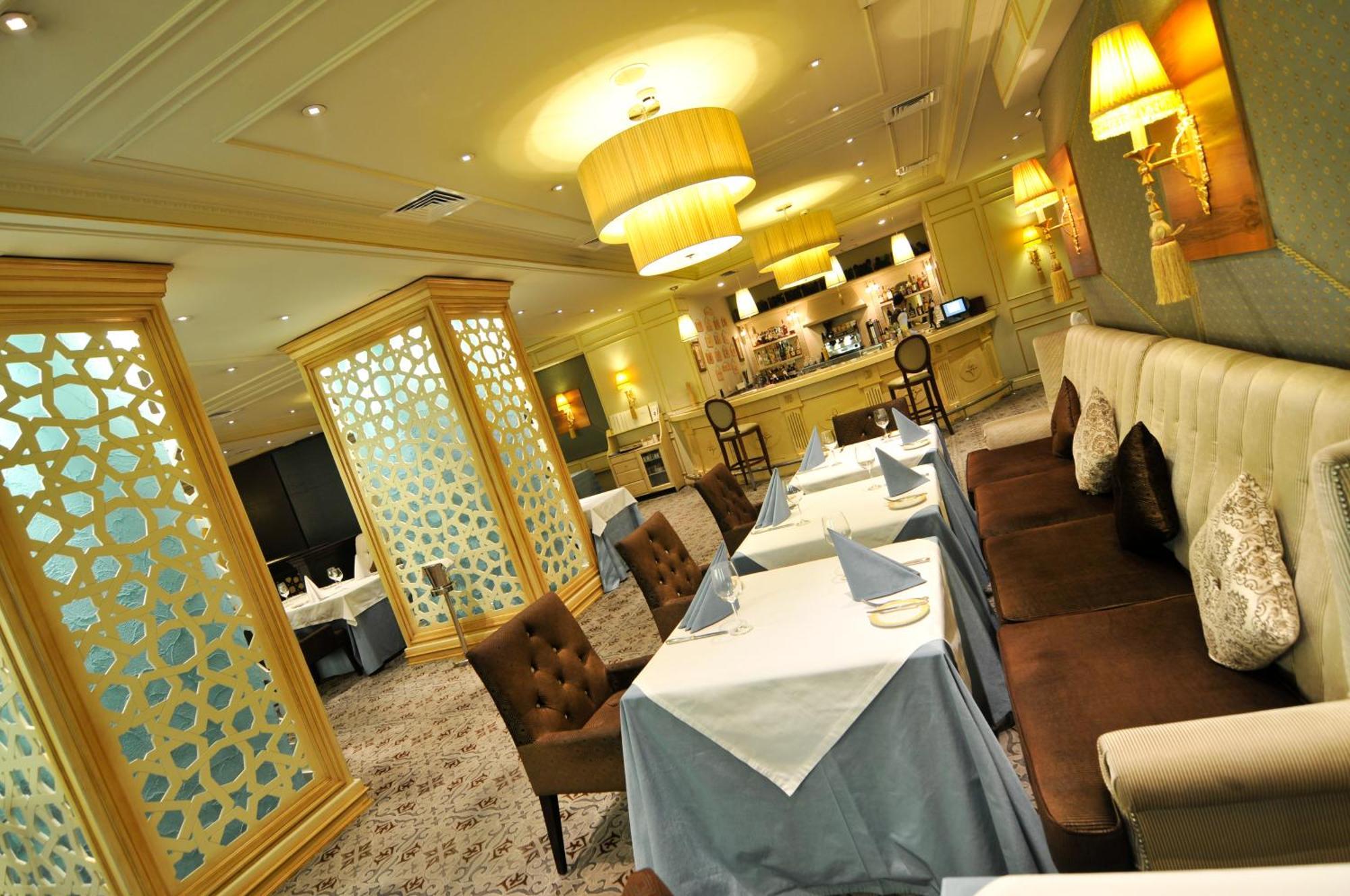Grand Tien Shan Hotel Alma-Ata Restaurang bild